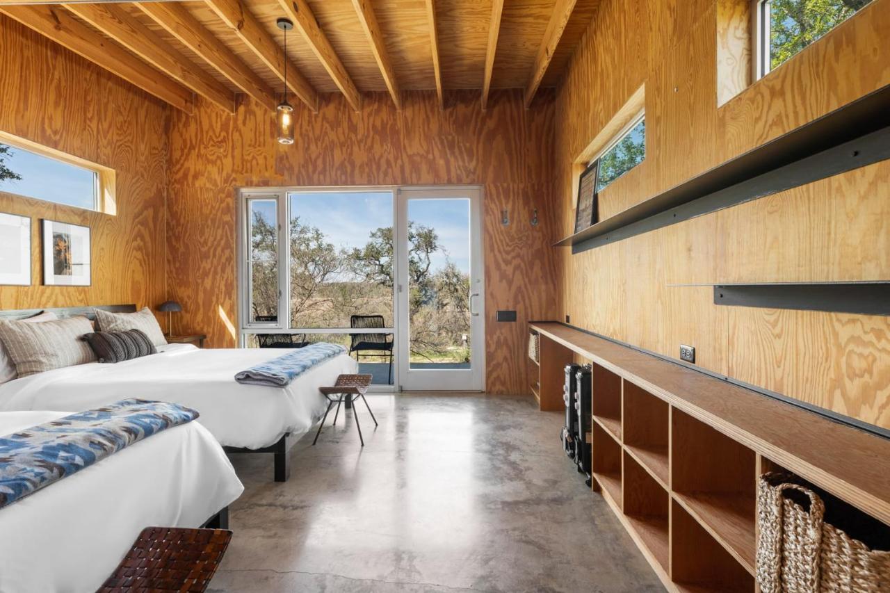 Lazo House - Riverfront With Overlooking Llano River Exterior foto