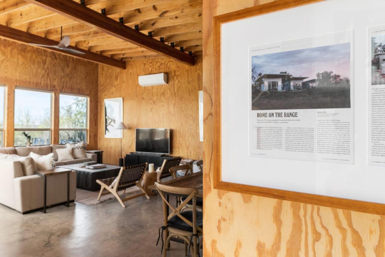 Lazo House - Riverfront With Overlooking Llano River Exterior foto