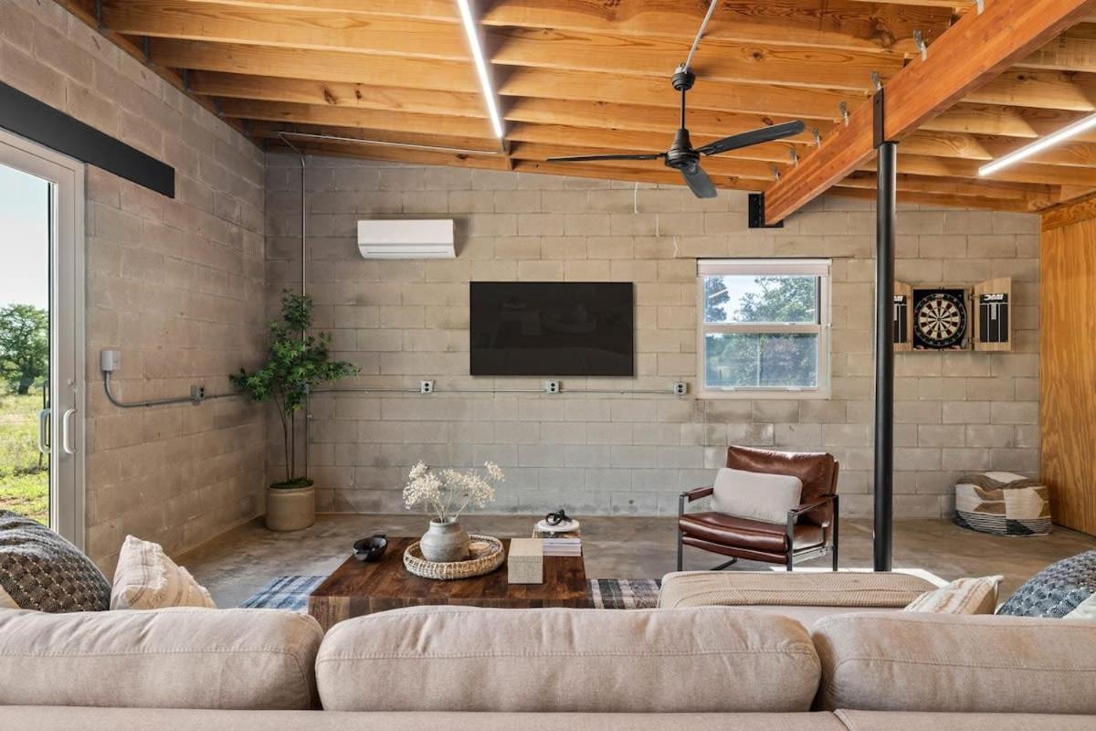 Lazo House - Riverfront With Overlooking Llano River Exterior foto