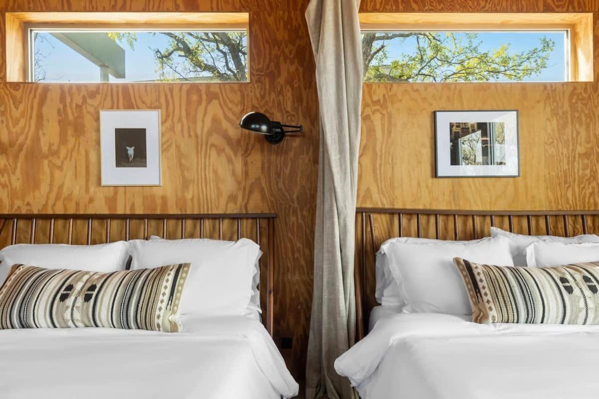 Lazo House - Riverfront With Overlooking Llano River Exterior foto