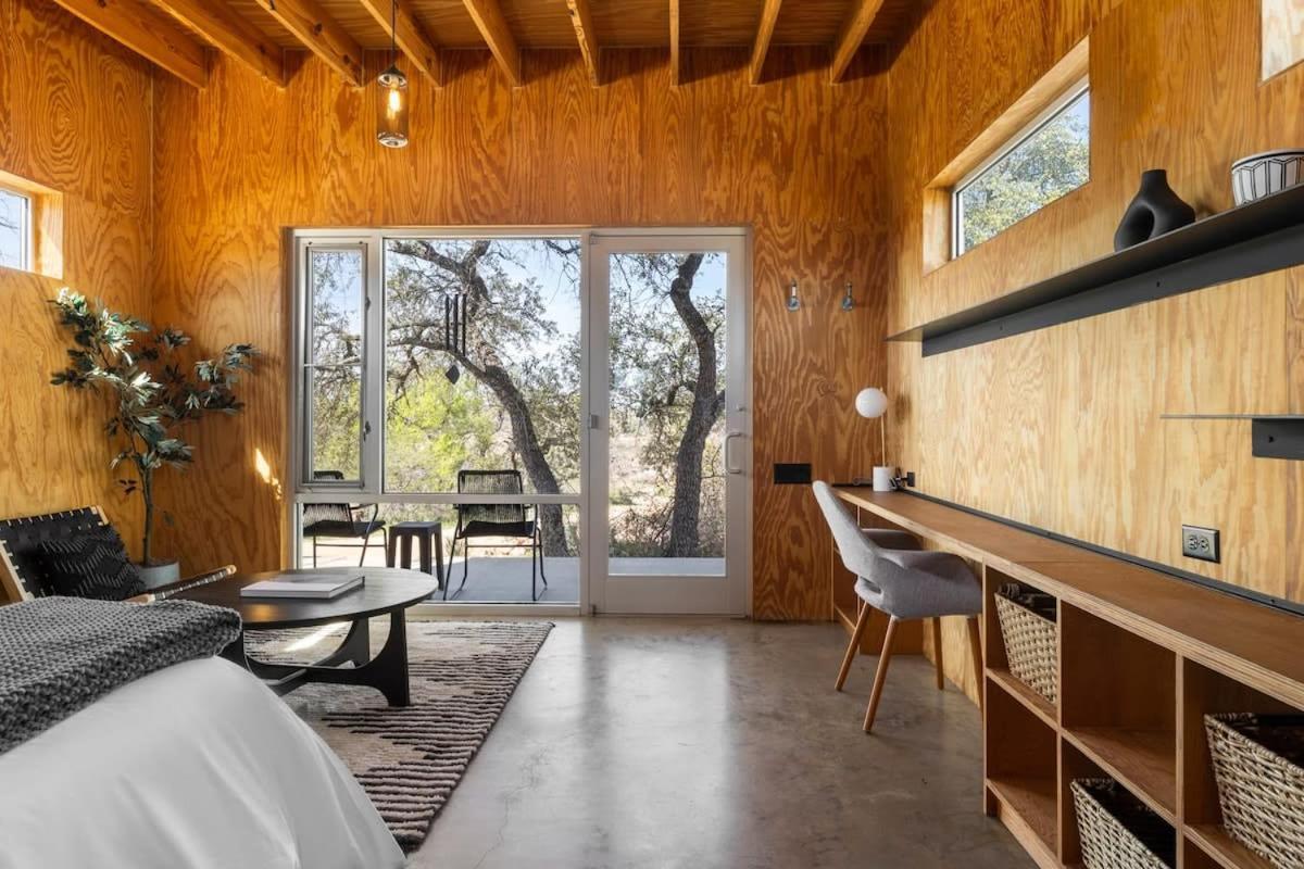 Lazo House - Riverfront With Overlooking Llano River Exterior foto